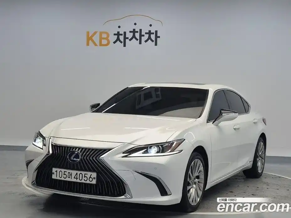 Lexus ES 2021 2.5 Автомат в Москве № 214817, фото 1