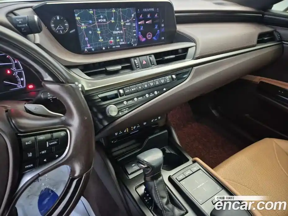 Lexus ES 2021 2.5 Автомат в Москве № 214817, фото 15