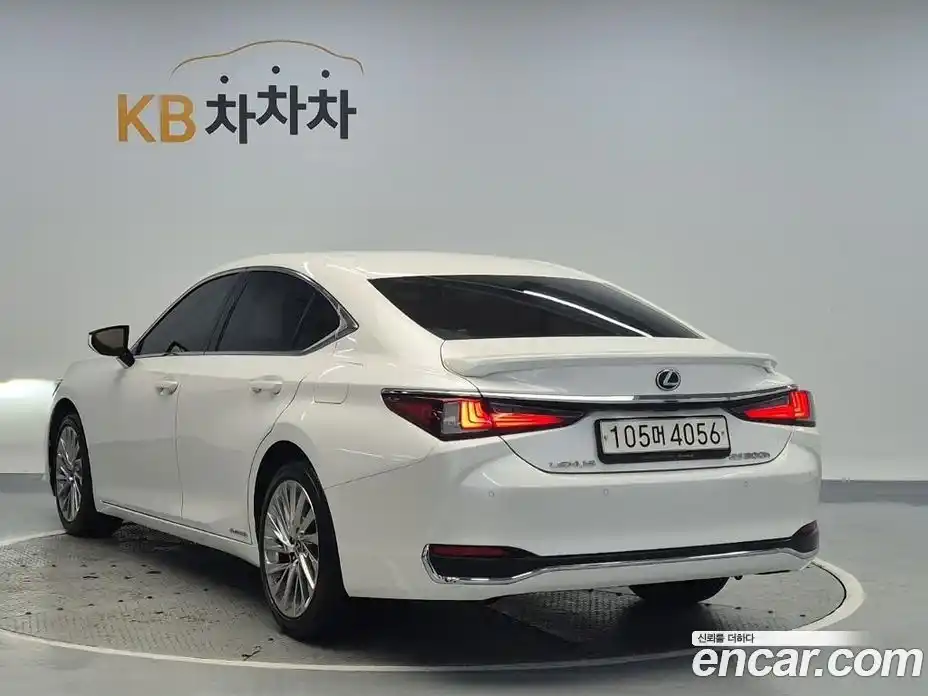 Lexus ES 2021 2.5 Автомат в Москве № 214817, фото 2