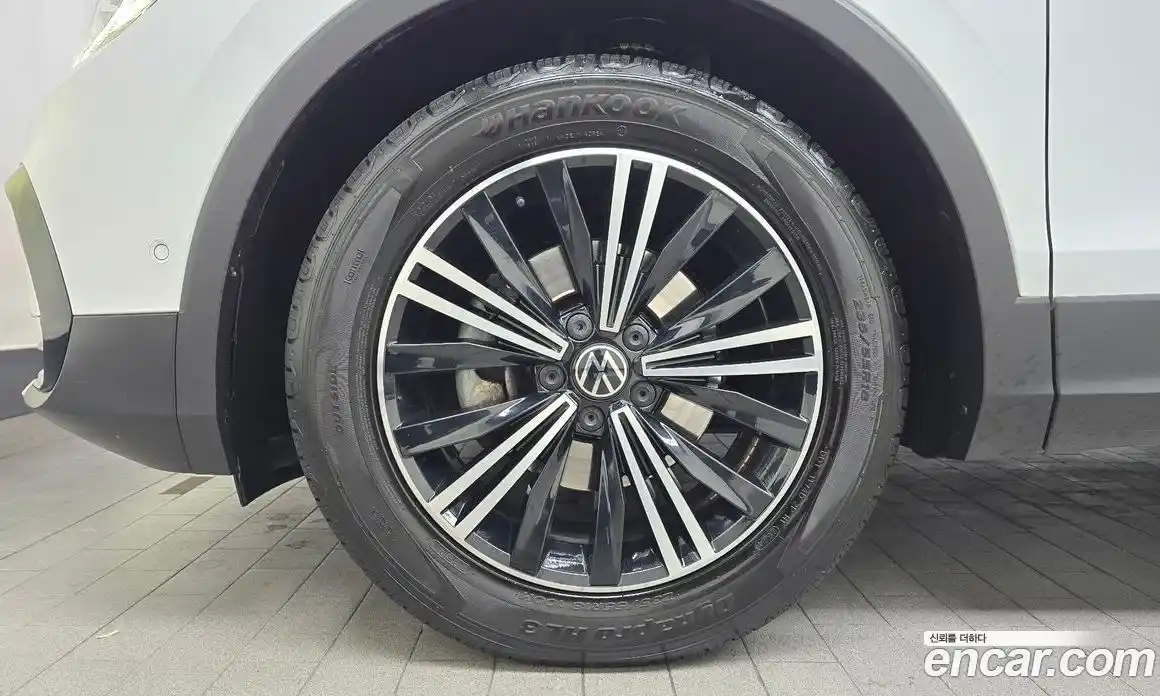 Volkswagen Tiguan 2022 2.0 Автомат в Москве № 215136, фото 11