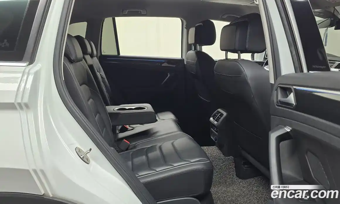 Volkswagen Tiguan 2022 2.0 Автомат в Москве № 215136, фото 13