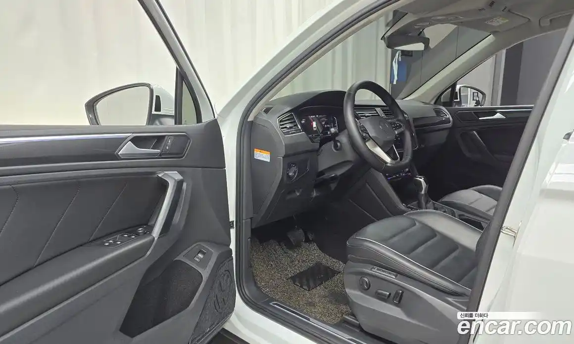 Volkswagen Tiguan 2022 2.0 Автомат в Москве № 215136, фото 7