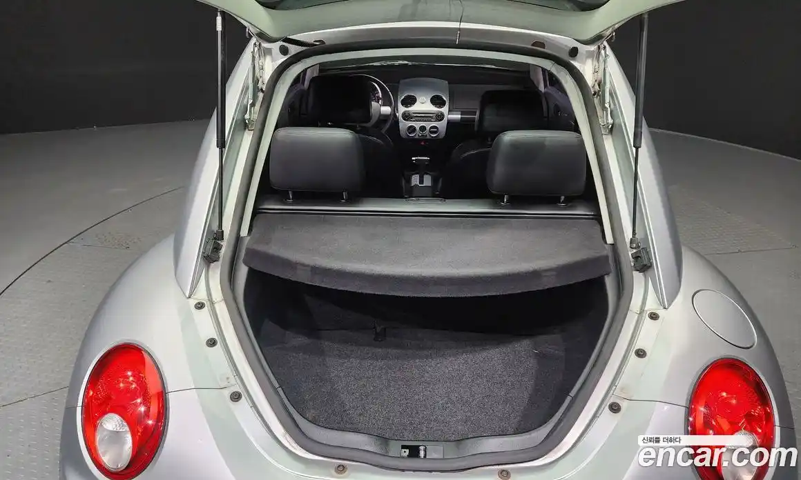 Volkswagen Beatle 2006 2.0 Автомат в Москве № 215279, фото 14