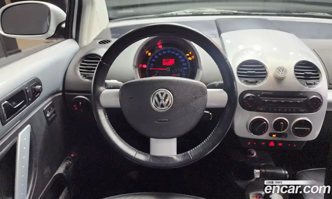 Volkswagen Beatle 2006 2.0 Автомат в Москве № 215279, фото 10