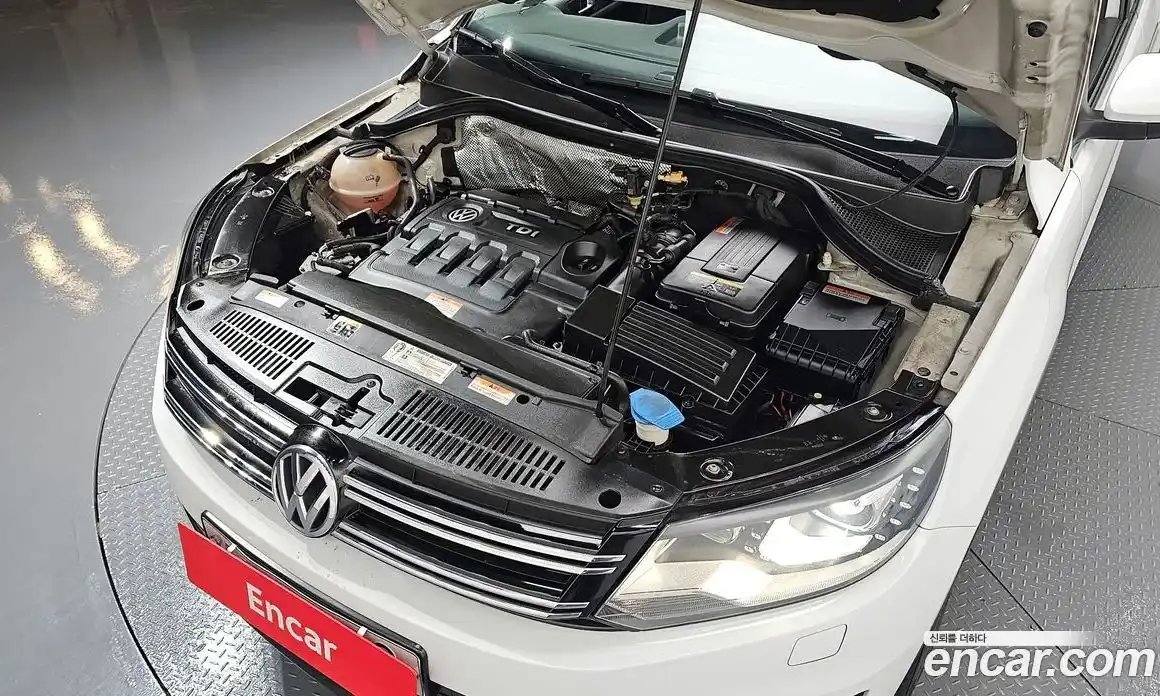 Volkswagen Tiguan 2016 2.0 Автомат в Москве № 215328, фото 3