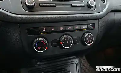 Volkswagen Tiguan 2016 2.0 Автомат в Москве № 215328, миниатюра 4