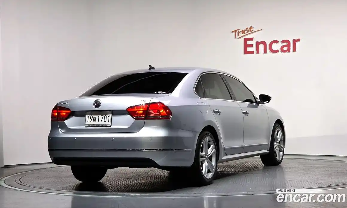 Volkswagen Passat 2014 2.0 Автомат в Москве № 217454, фото 11