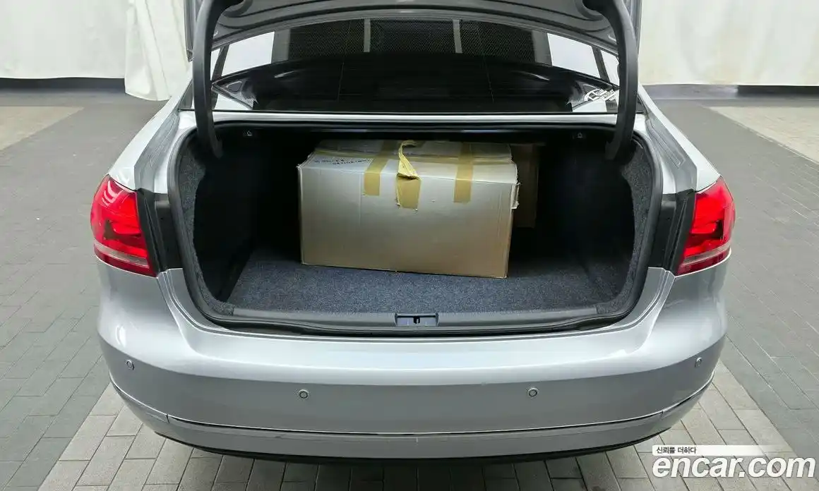 Volkswagen Passat 2014 2.0 Автомат в Москве № 217454, фото 13