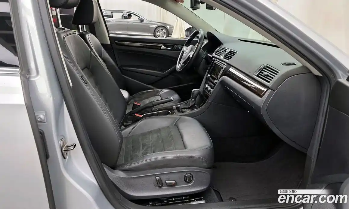 Volkswagen Passat 2014 2.0 Автомат в Москве № 217454, фото 16