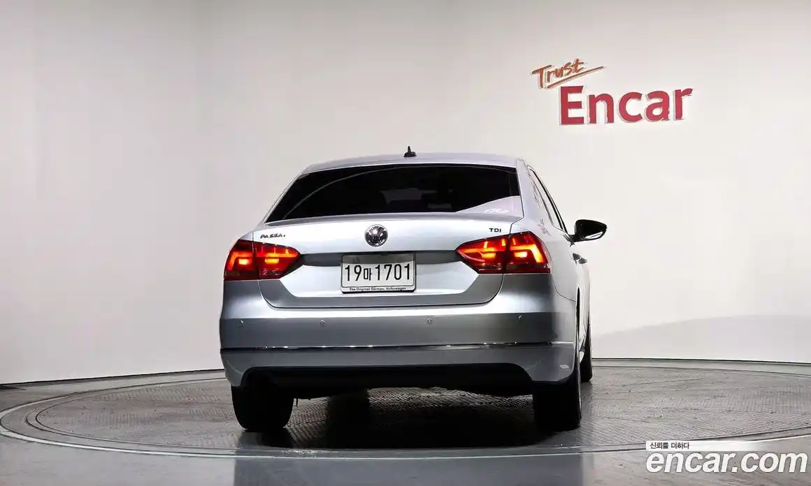 Volkswagen Passat 2014 2.0 Автомат в Москве № 217454, фото 10