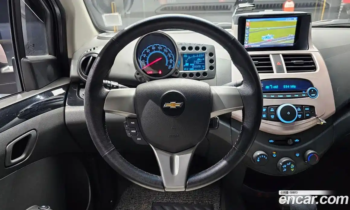 Chevrolet Spark 2012 1.0 Автомат в Москве № 218777, фото 17