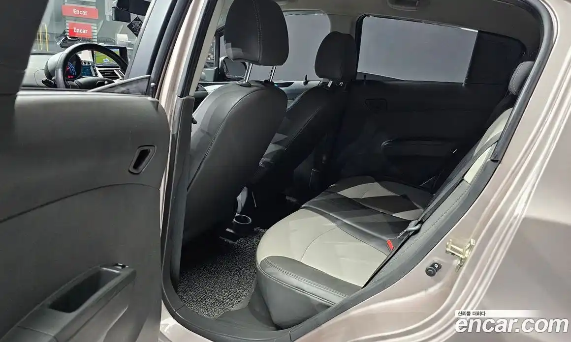 Chevrolet Spark 2012 1.0 Автомат в Москве № 218777, фото 18