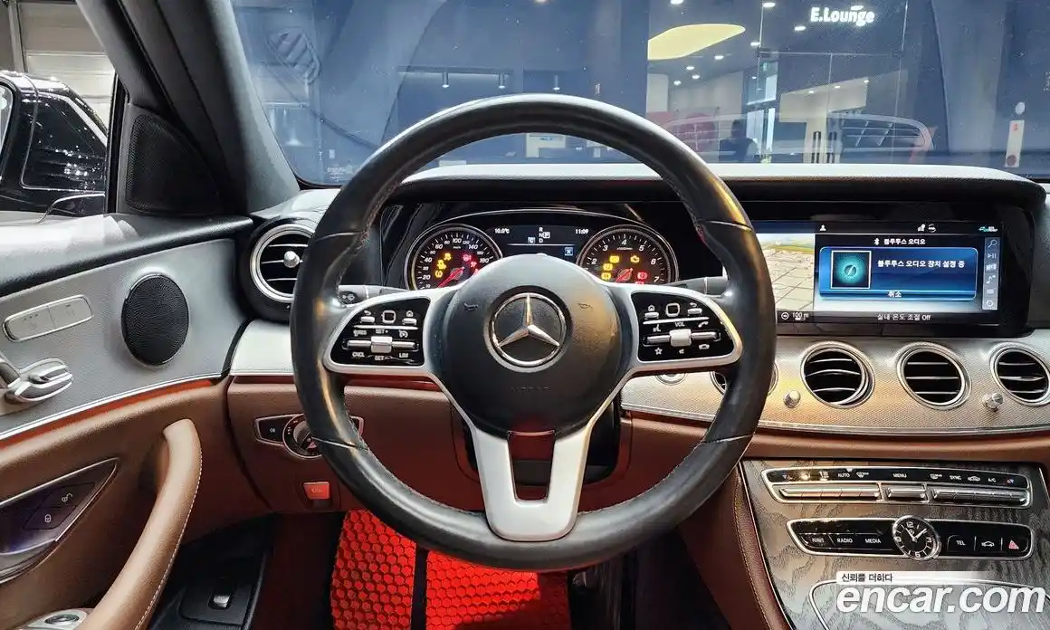 Mercedes-Benz E-Class 2020 2.0 Автомат в Москве № 221460, фото 4