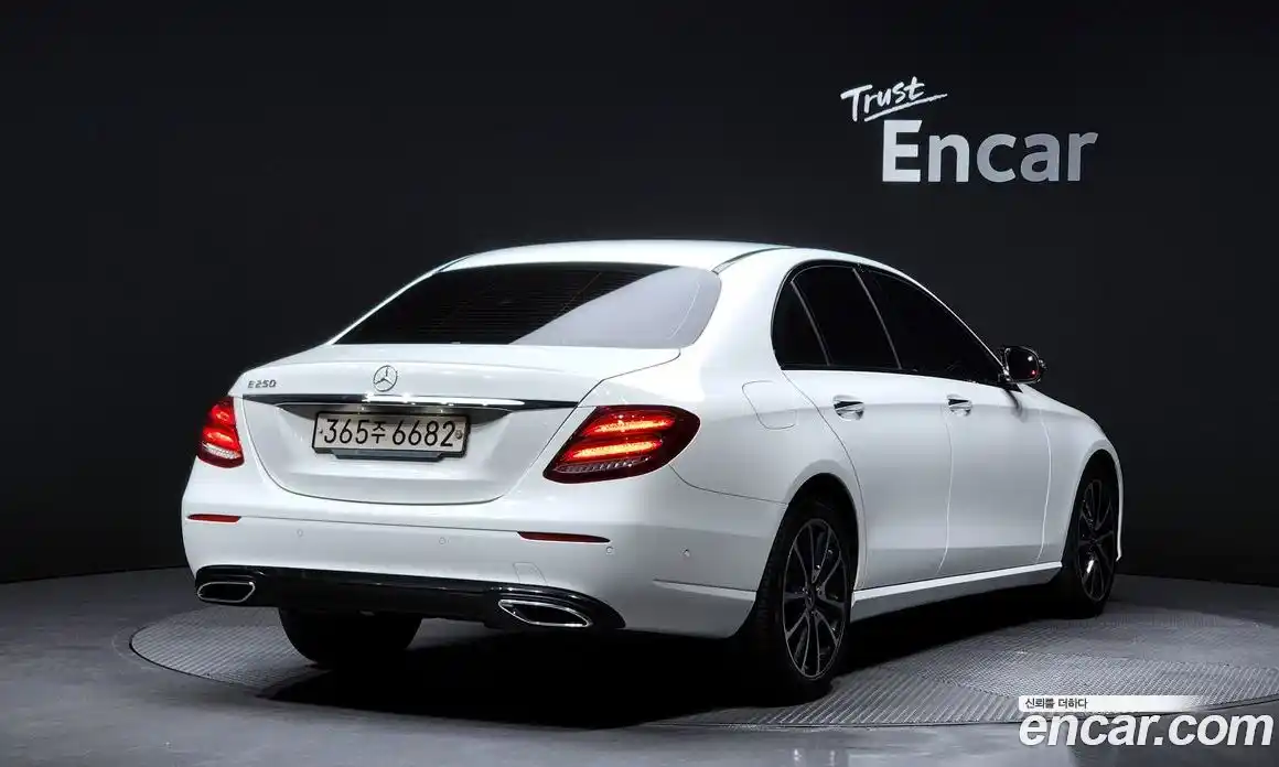Mercedes-Benz E-Class 2020 2.0 Автомат в Москве № 221460, фото 8