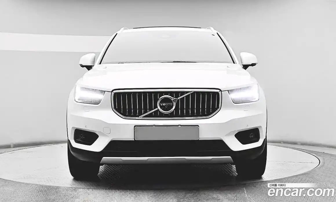 Volvo XC40 2021 2.0 Автомат в Москве № 223989, фото 3