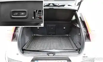 Volvo XC40 2021 2.0 Автомат в Москве № 223989, миниатюра 9