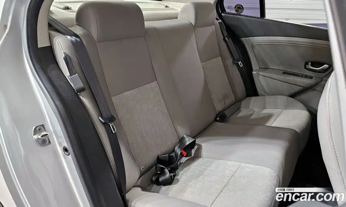 Renault SM3 2010 1.6 Автомат в Москве № 225897, фото 14