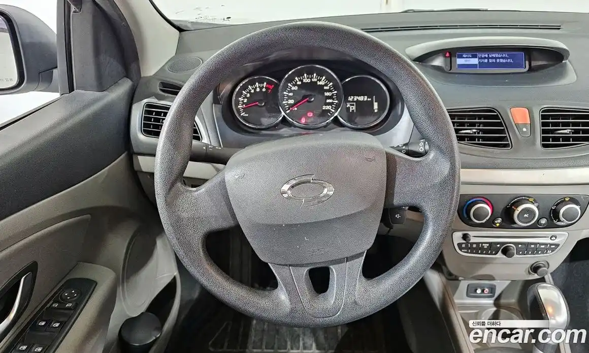 Renault SM3 2010 1.6 Автомат в Москве № 225897, фото 20