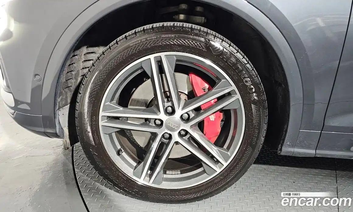 Audi SQ5 2020 3.0 Автомат в Москве № 230119, фото 4