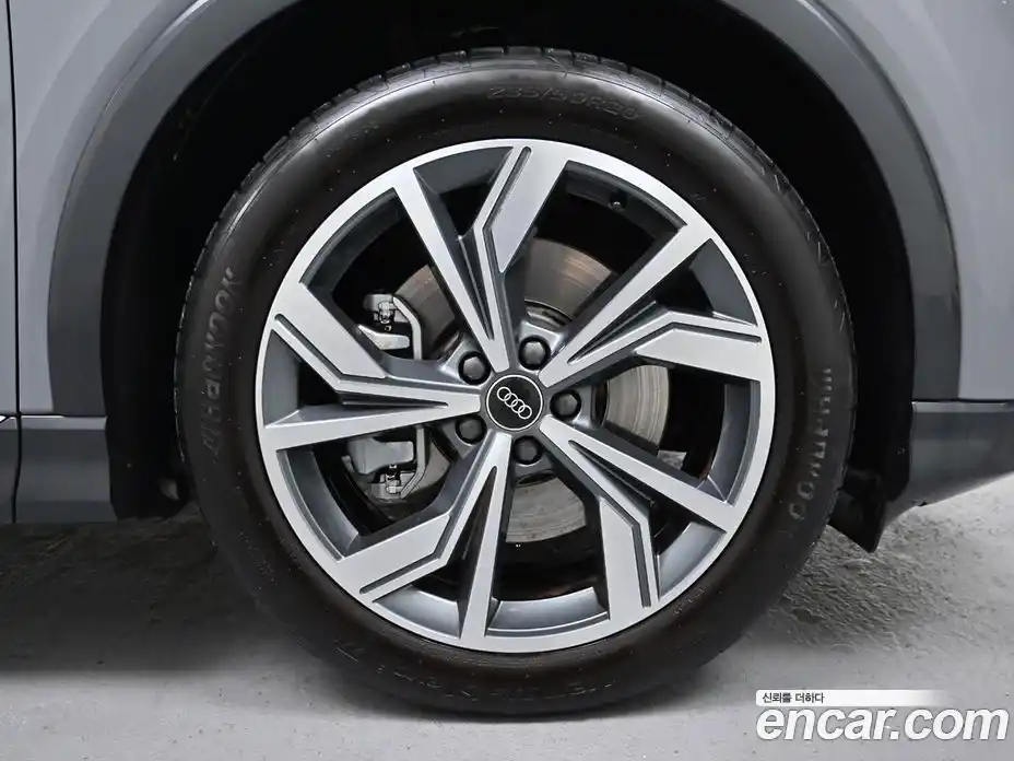 Audi Q4 e-tron 2023 1.0 Автомат в Москве № 230321, фото 5