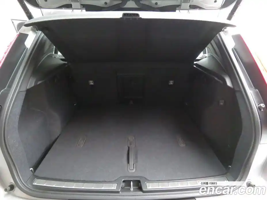 Volvo XC40 2025 2.0 Автомат в Москве № 230693, фото 19