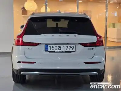 Volvo V60 2025 2.0 Автомат в Москве № 230757, миниатюра 4