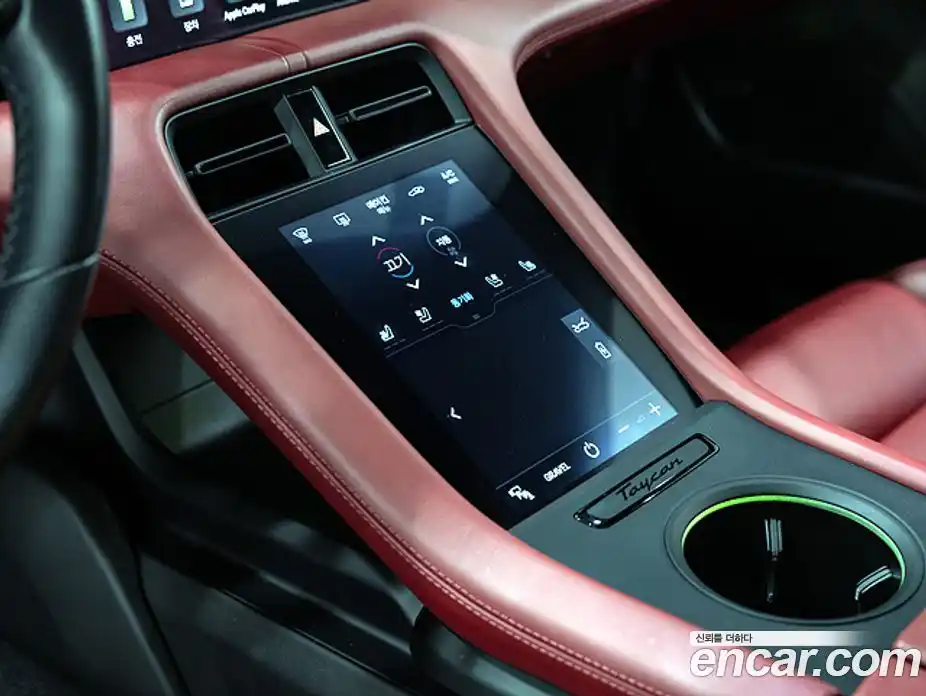 Porsche Taycan 2024 0.1 Автомат в Москве № 231044, фото 18