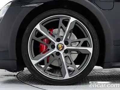 Porsche Taycan 2024 0.1 Автомат в Москве № 231044, миниатюра 5