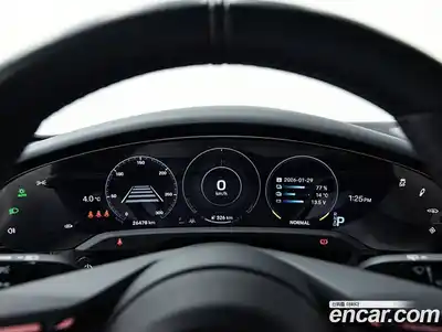 Porsche Taycan 2024 0.1 Автомат в Москве № 231044, миниатюра 8