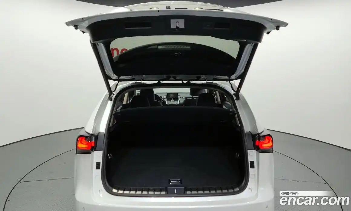 Lexus NX 2015 2.5 Автомат в Москве № 232018, фото 4