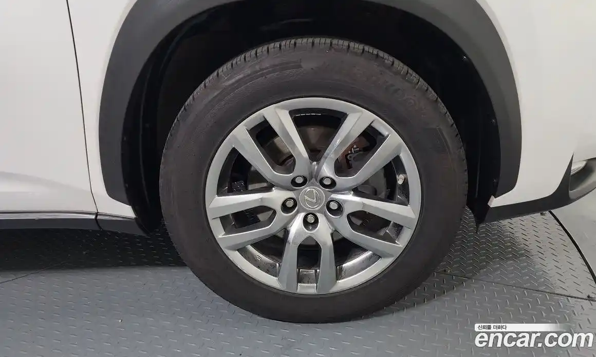 Lexus NX 2015 2.5 Автомат в Москве № 232018, фото 6