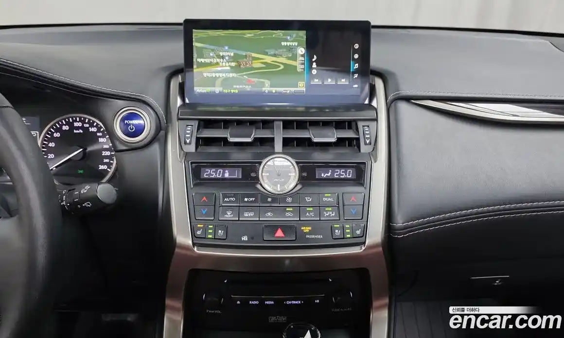 Lexus NX 2017 2.5 Автомат в Москве № 232032, фото 12