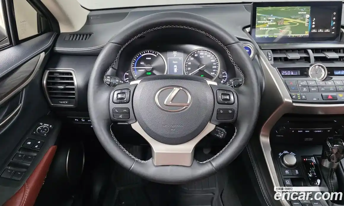 Lexus NX 2017 2.5 Автомат в Москве № 232032, фото 19