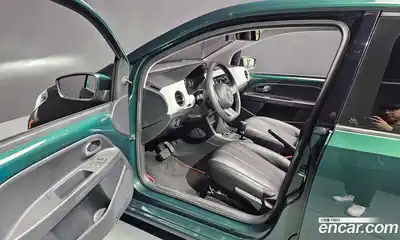 Volkswagen up! 2016 1.0 Автомат в Москве № 232125, миниатюра 9