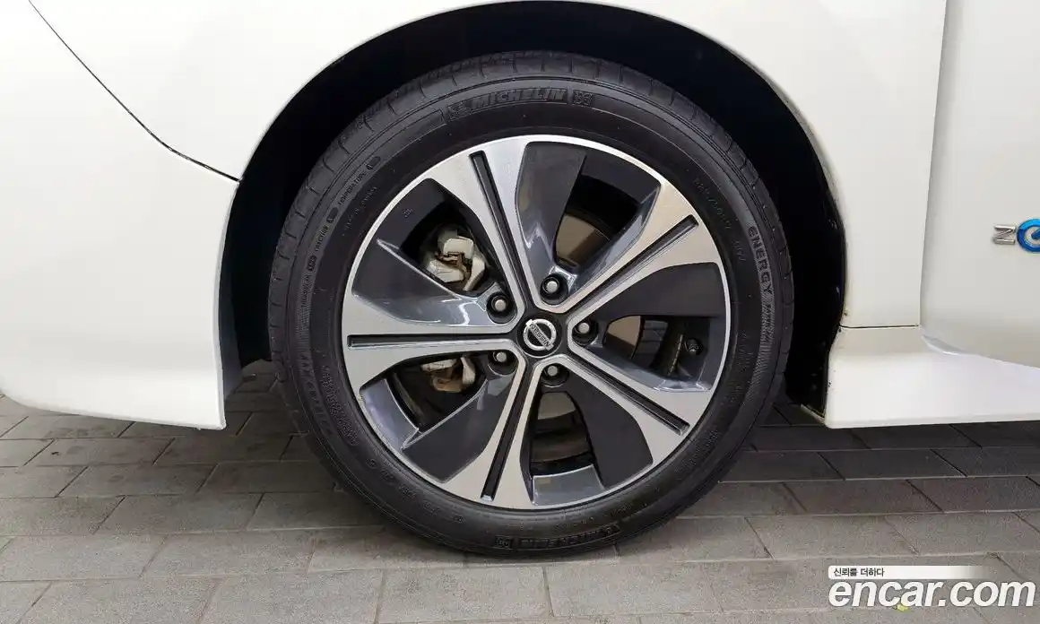 Nissan Leaf 2019 0.1 Автомат в Москве № 238143, фото 17