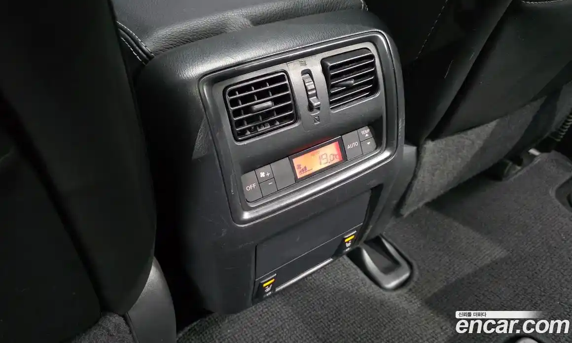 Nissan Pathfinder 2014 3.5 Автомат в Москве № 248718, фото 18