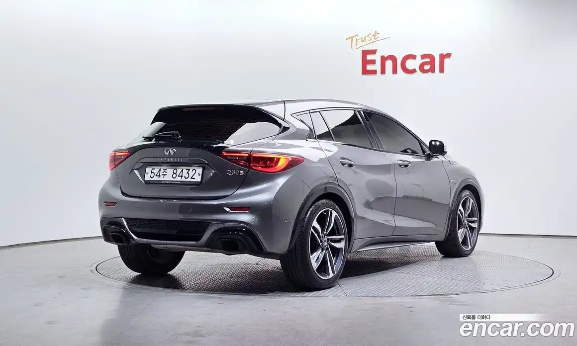 Infiniti Q30 2017 2.0 Автомат в Москве № 256128, фото 19