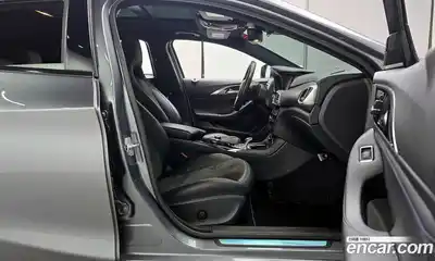 Infiniti Q30 2017 2.0 Автомат в Москве № 256128, миниатюра 2