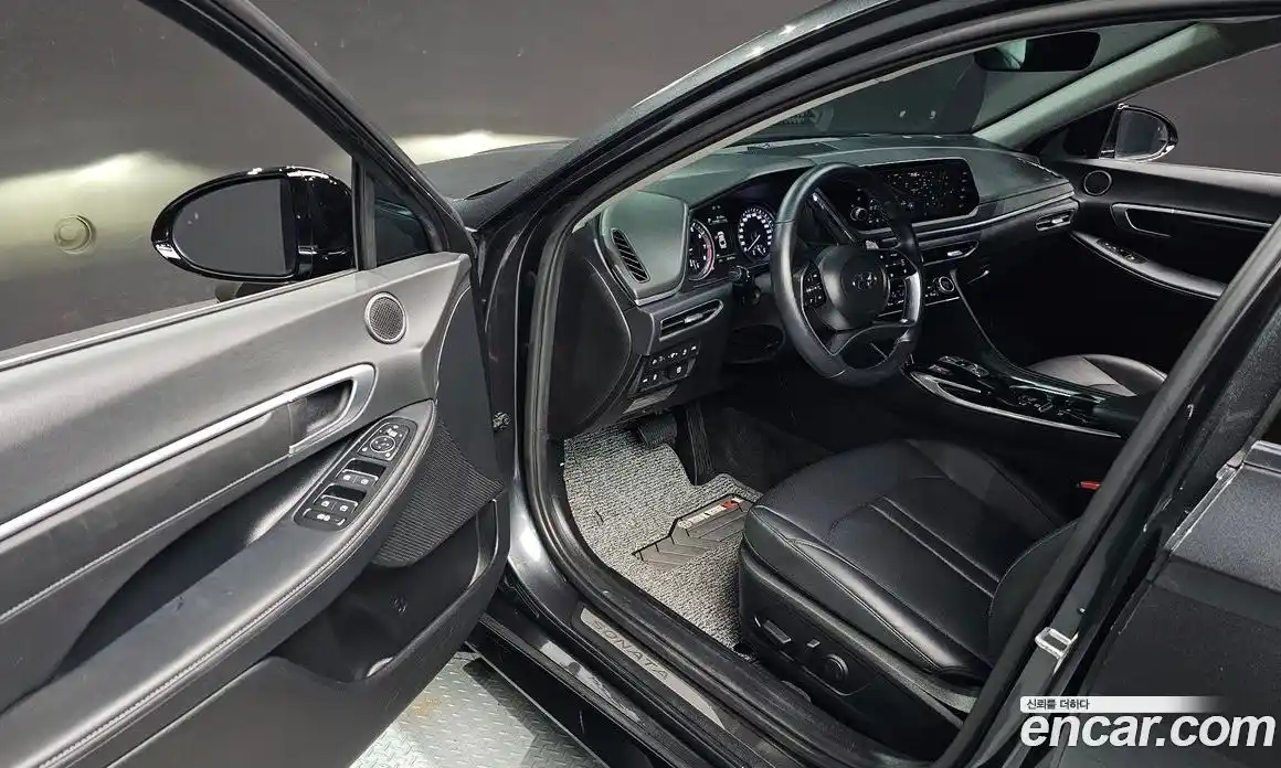 Hyundai Sonata 2022 2.0 Автомат в Москве № 280655, фото 4