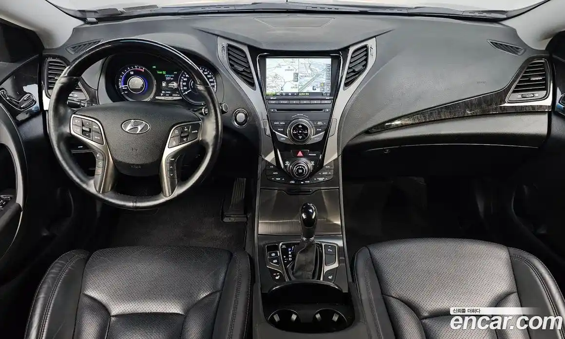 Hyundai Grandeur 2015 2.4 Автомат в Москве № 283539, фото 17