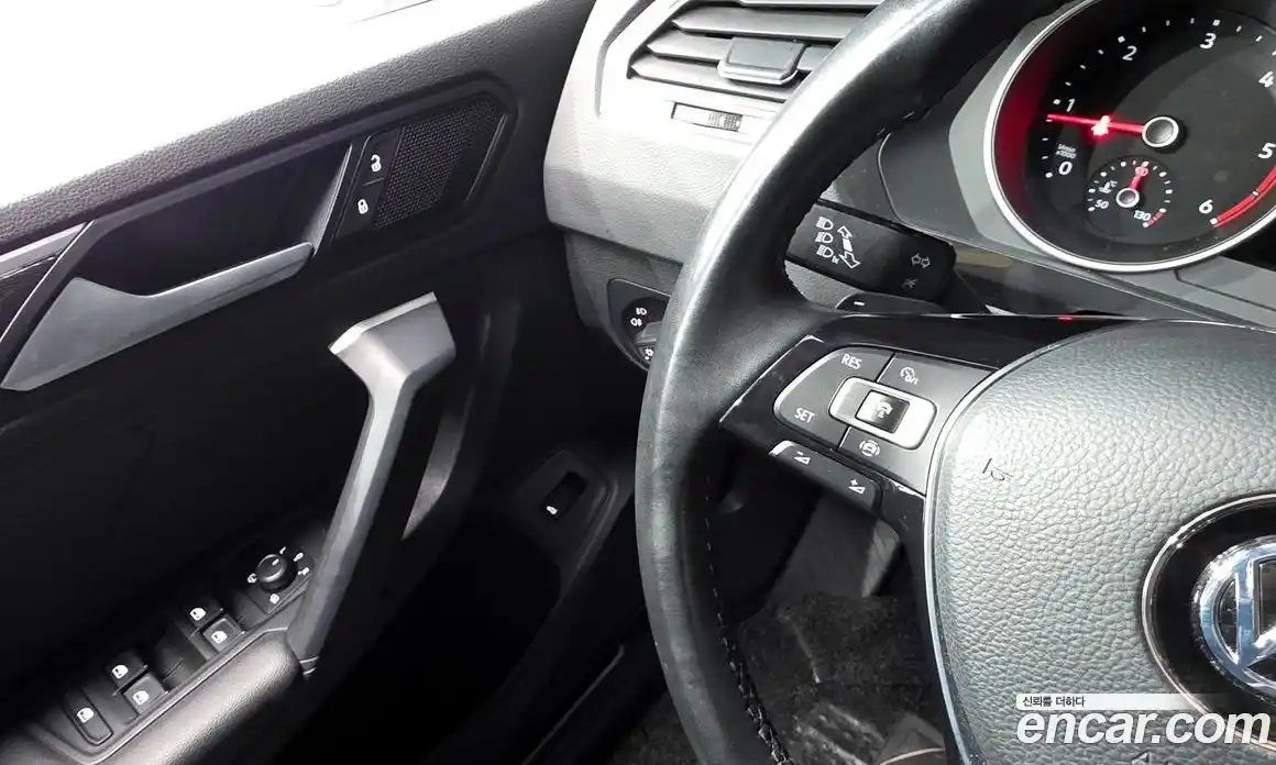 Volkswagen Tiguan 2020 2.0 Автомат в Москве № 301313, фото 17