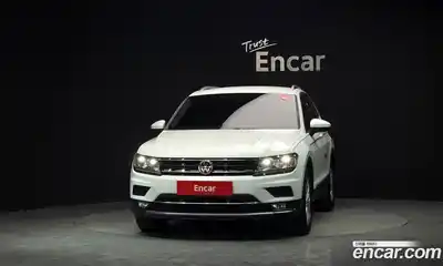Volkswagen Tiguan 2020 2.0 Автомат в Москве № 301313, миниатюра 3