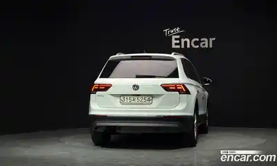 Volkswagen Tiguan 2020 2.0 Автомат в Москве № 301313, миниатюра 4