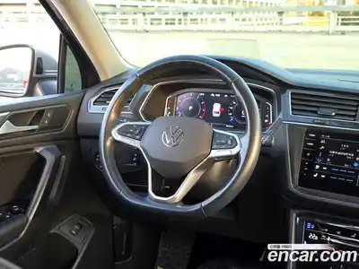 Volkswagen Tiguan 2023 2.0 Автомат в Москве № 301805, миниатюра 6