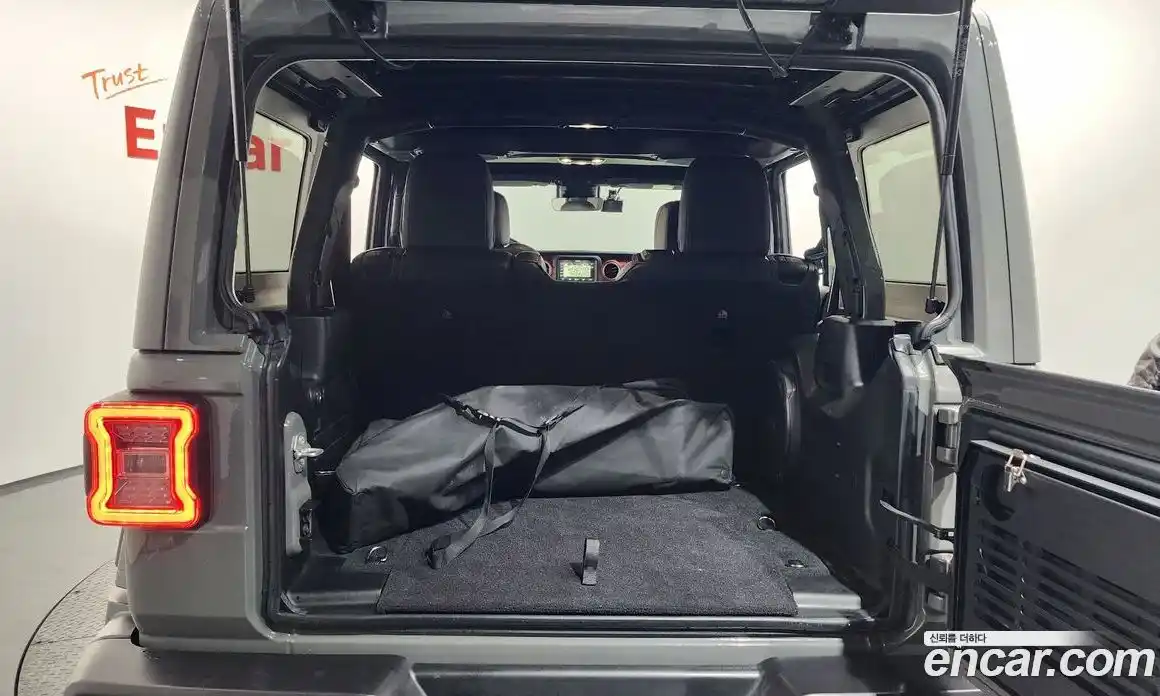 Jeep Wrangler 2023 2.0 Автомат в Москве № 302077, фото 18