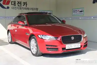 Jaguar XE, 2017