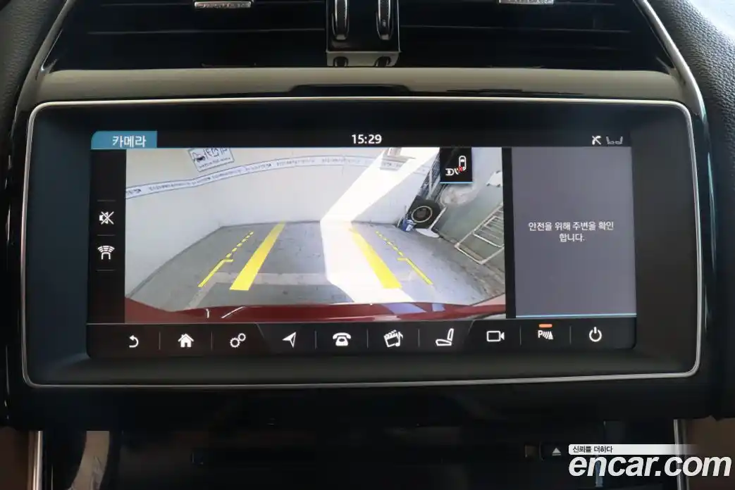 Jaguar XE 2017 2.0 Автомат в Москве № 305200, фото 15