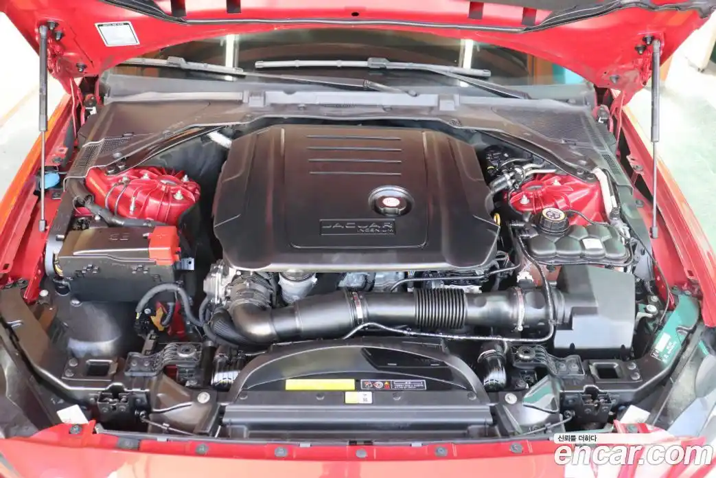 Jaguar XE 2017 2.0 Автомат в Москве № 305200, фото 7