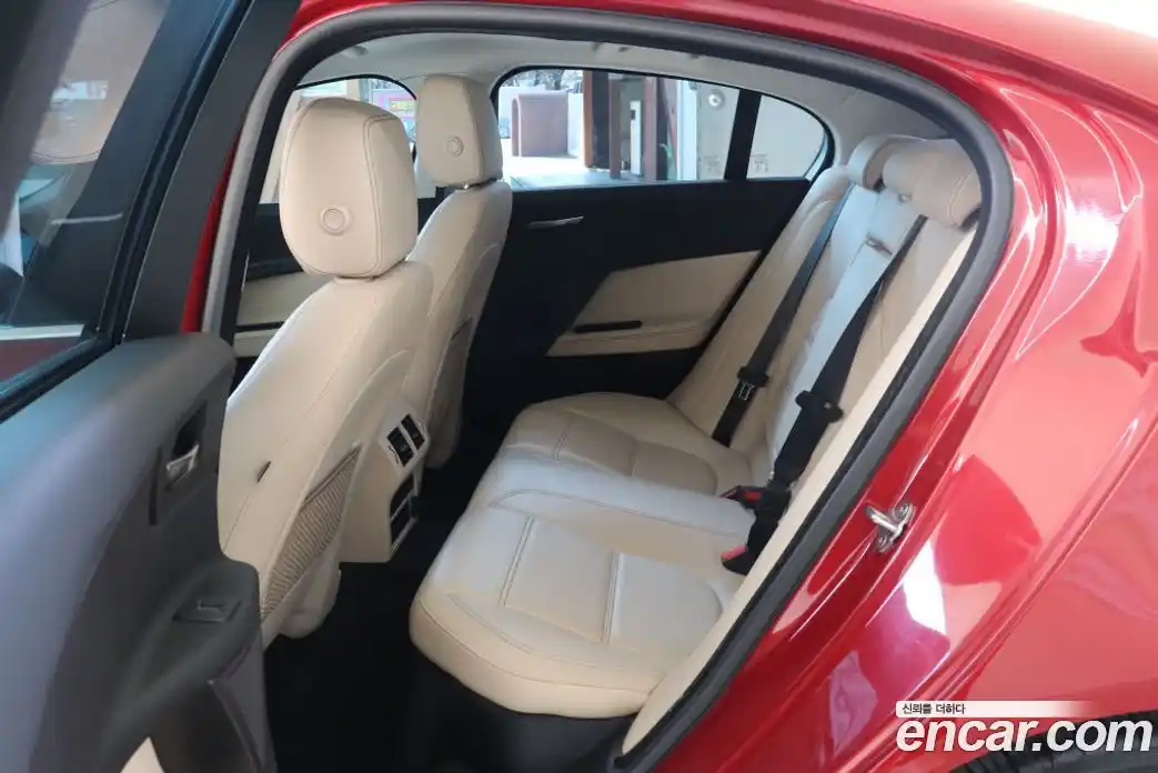 Jaguar XE 2017 2.0 Автомат в Москве № 305200, фото 8