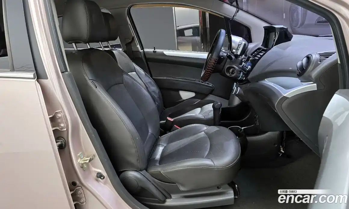 Chevrolet Spark 2013 1.0 Автомат в Москве № 315107, фото 18